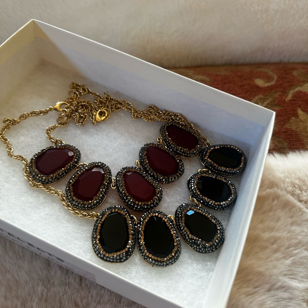Elegant Gold and Black Necklace